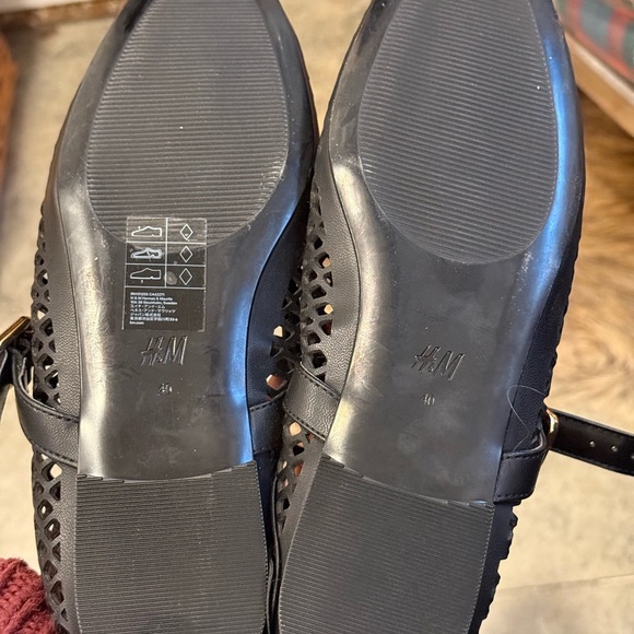 NWT H&M Black Mesh Women's Flats - Picture 3 of 4